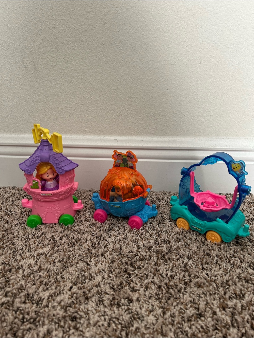 Fisher price Little people princess floats, rapunzel, Cinderella, Ariel